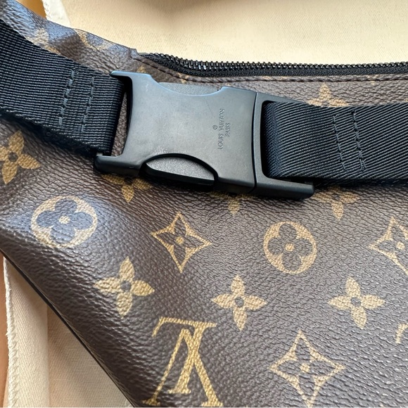Louis Vuitton Christopher Bumbag Monogram Brown - Picture 7 of 15